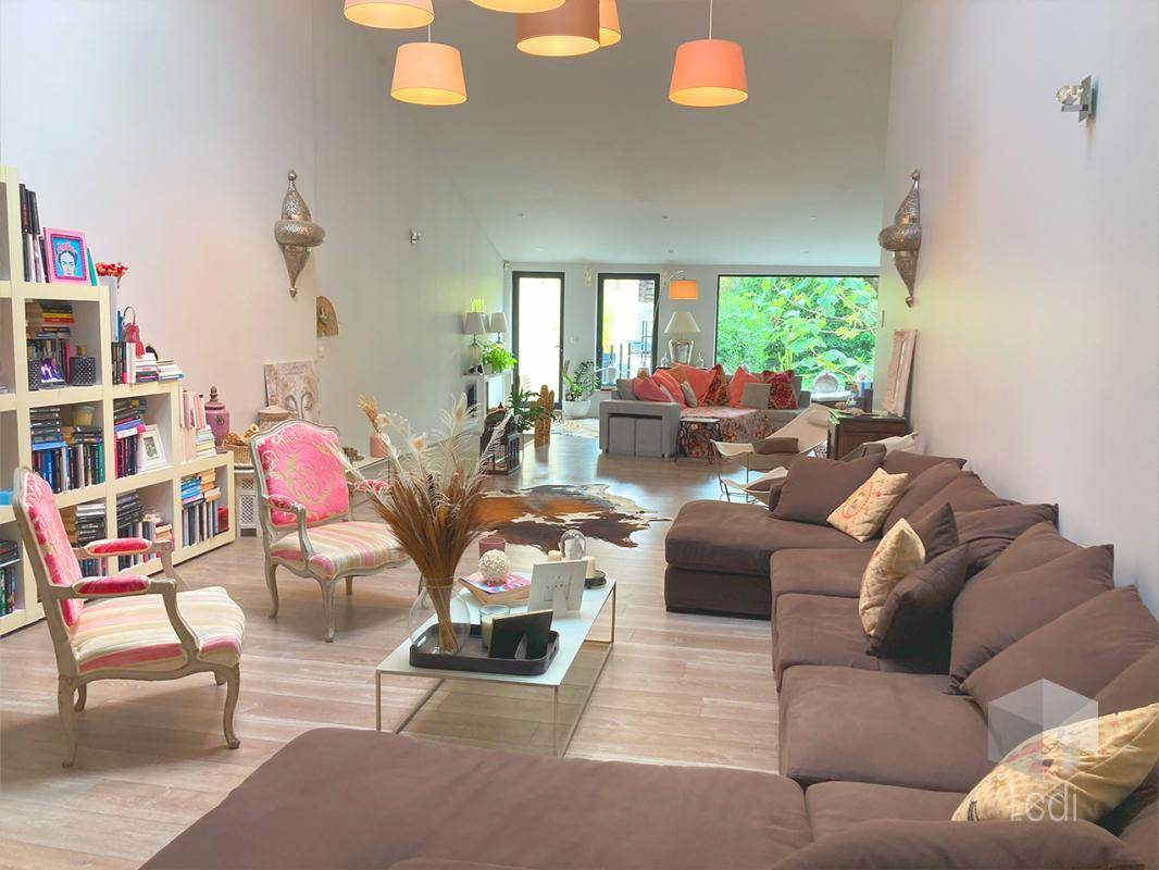 Image de l'annonce MONTELIMAR, maison de ville 350 m2 avec…