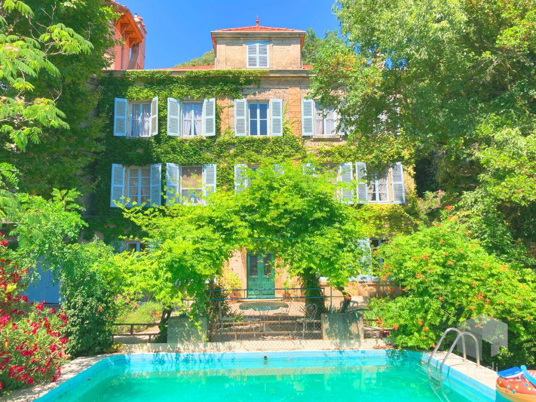 Image de l'annonce MONTELIMAR, maison 500 m2 avec dépendances