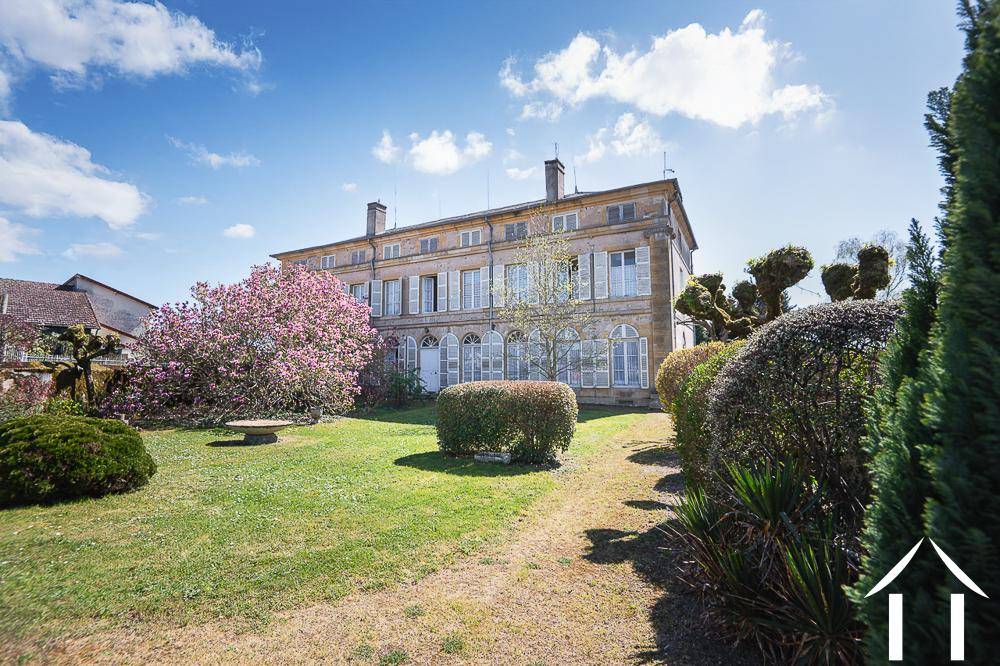 Image de l'annonce Grande maison bourgeoise avec jardin, dépendances et…